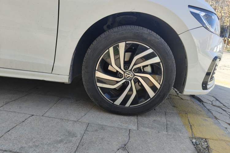 Used Volkswagen Bora Pure Electric 2020 Shan Model Right Front Wheel Hub