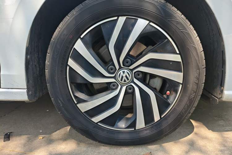 Used Volkswagen Bora Pure Electric 2020 Shan Model Right Front Wheel Hub