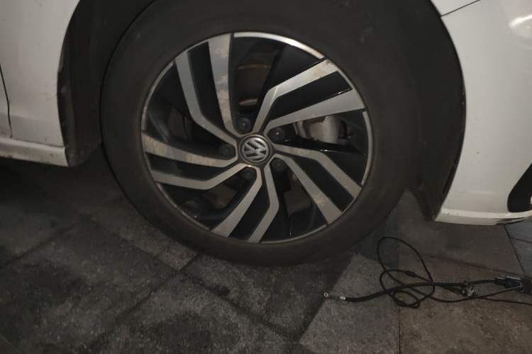Used Volkswagen Bora Pure Electric 2020 Shan Model Right Front Wheel Hub