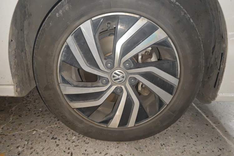 Used Volkswagen Bora Pure Electric 2020 Shan Model Right Front Wheel Hub