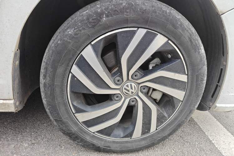 Used Volkswagen Bora Pure Electric 2020 Shan Model Right Front Wheel Hub