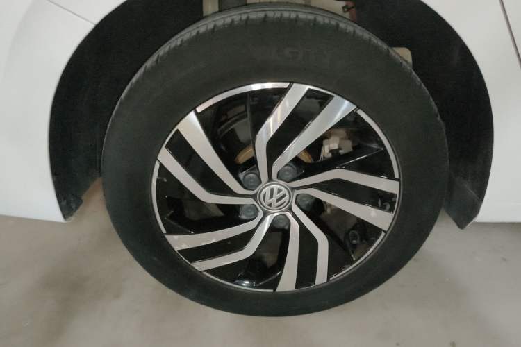 Used Volkswagen Bora Pure Electric 2020 Shan Model Right Rear Wheel Hub
