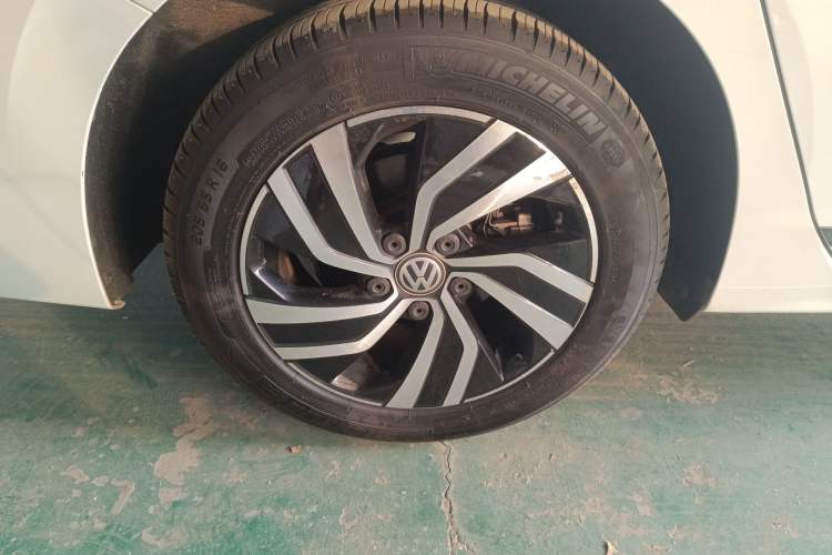 Used Volkswagen Bora Pure Electric 2020 Shan Model Right Rear Wheel Hub
