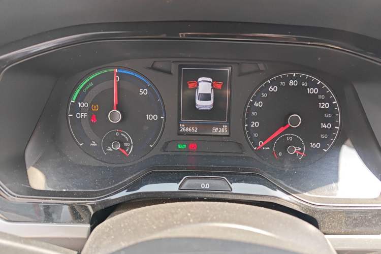 Used Volkswagen Bora Pure Electric 2021 Shang Model Odometer Close Up