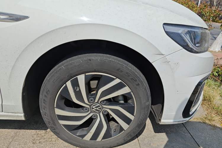 Used Volkswagen Bora Pure Electric 2021 Shang Model Right Front Wheel Hub