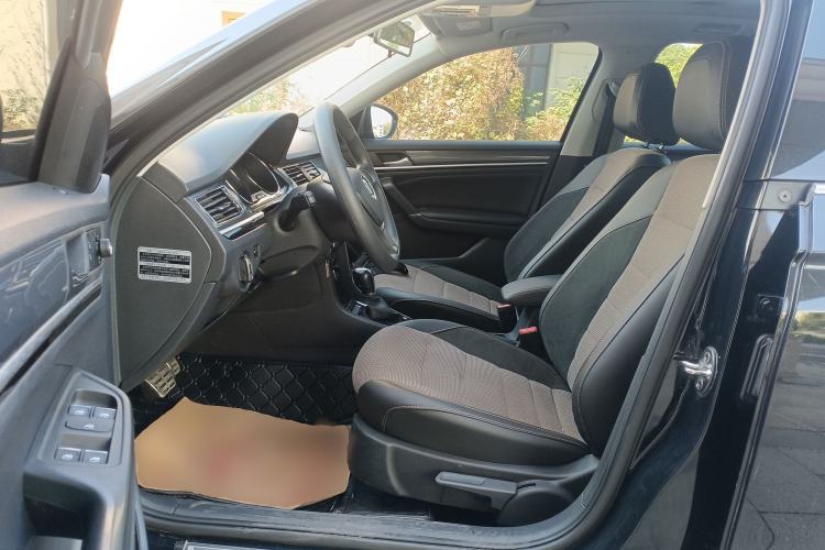 Used Volkswagen C-TREK 2017 1.6L Automatic Comfort Model Driver Seat