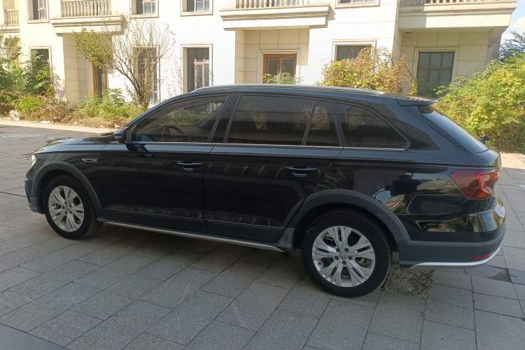 Used Volkswagen C-TREK 2017 1.6L Automatic Comfort Model Left Side