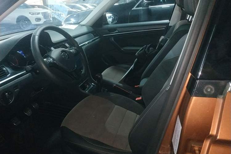 Used Volkswagen C-TREK 2018 230TSI Manual Comfort Version Left Front Seat