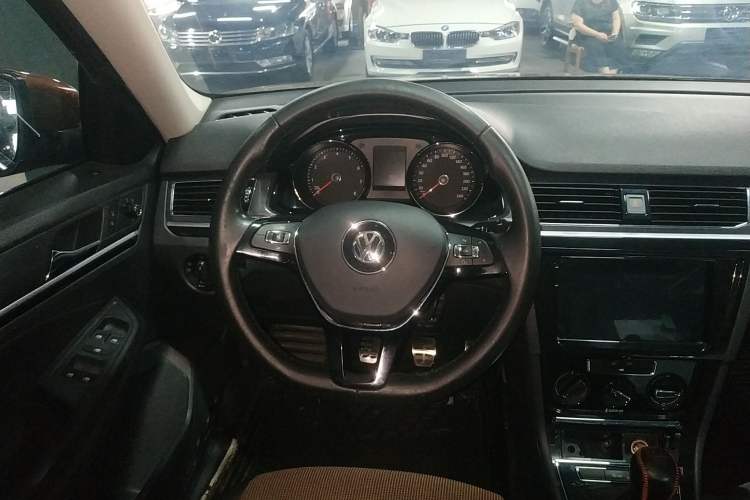 Used Volkswagen C-TREK 2018 230TSI Manual Comfort Version Steering Wheel