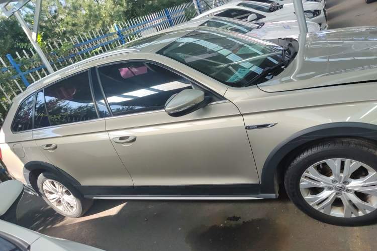 Used Volkswagen C-TREK 2017 1.6L Automatic Comfort Model Exterior 2