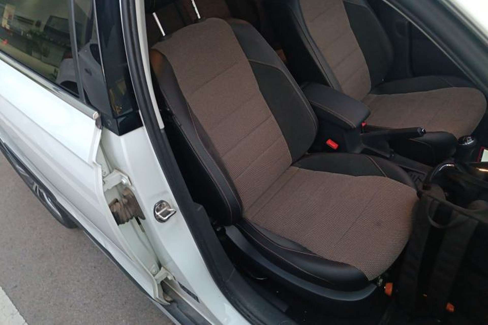 Used Volkswagen C-TREK 2018 1.5L Manual Comfort Model Right Front Seat