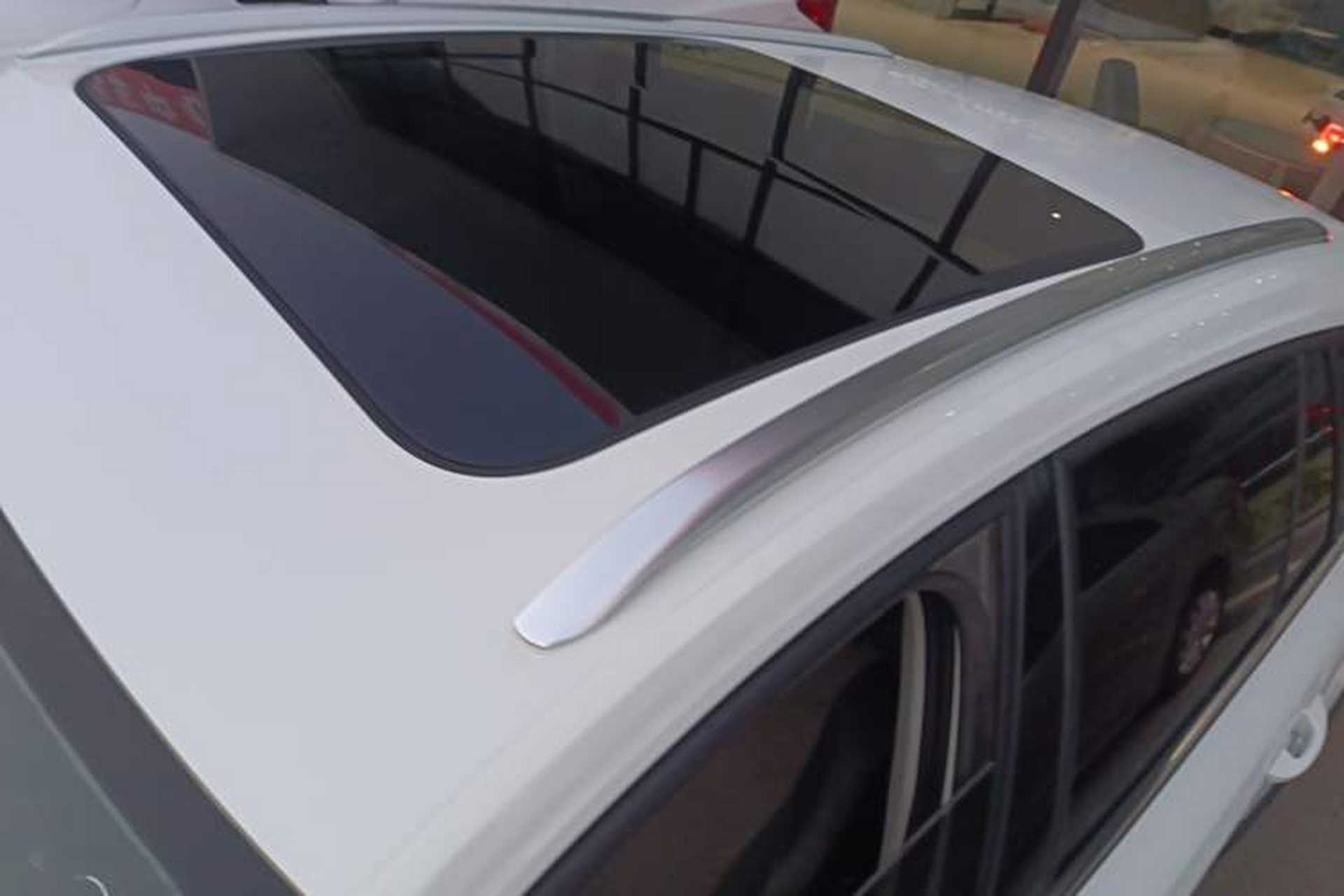 Used Volkswagen C-TREK 2018 1.5L Manual Comfort Model Roof
