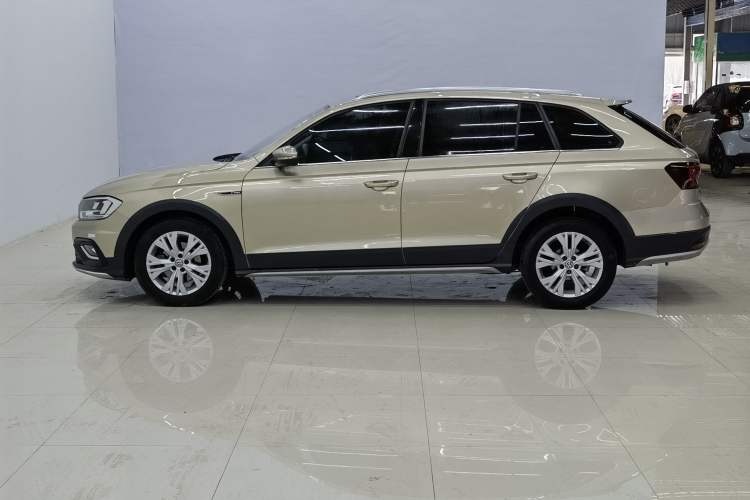 Used Volkswagen C-TREK 2018 1.5L Automatic Comfort Model Exterior 9
