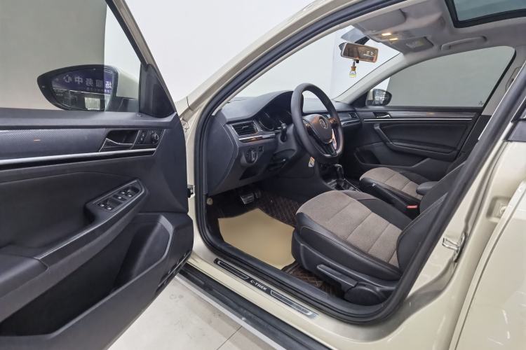 Used Volkswagen C-TREK 2018 1.5L Automatic Comfort Model Left Front Seat