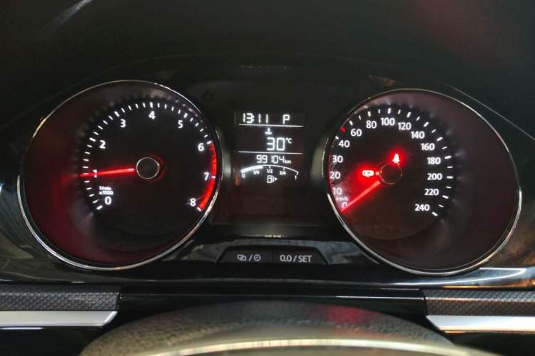 Used Volkswagen C-TREK 2018 1.5L Automatic Comfort Model Odometer Close Up
