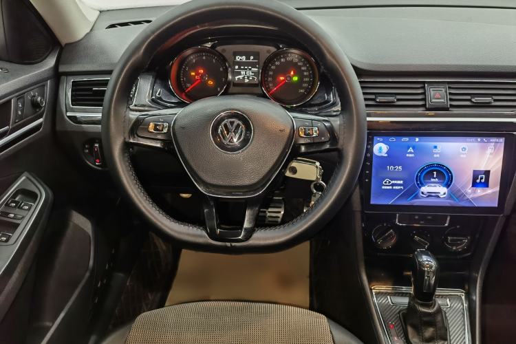 Used Volkswagen C-TREK 2018 1.5L Automatic Comfort Model Steering Wheel