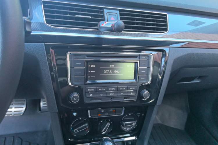 Used Volkswagen C-TREK 2017 1.6L Automatic Comfort Model Audio And AC Panel