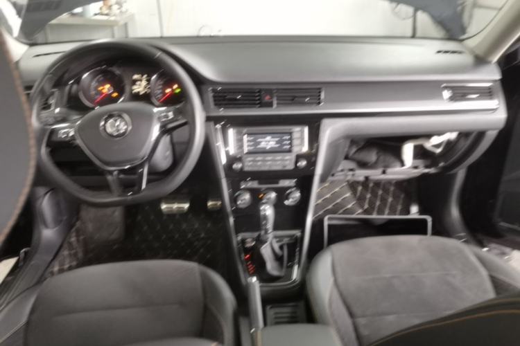 Used Volkswagen C-TREK 2017 230TSI DSG Luxury Model Center Console