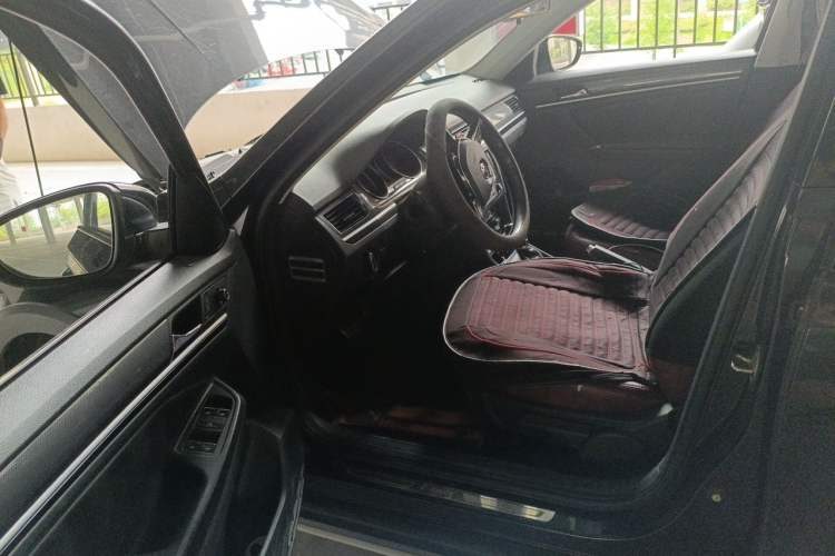 Used Volkswagen C-TREK 2017 1.6L Automatic Comfort Model Driver Seat
