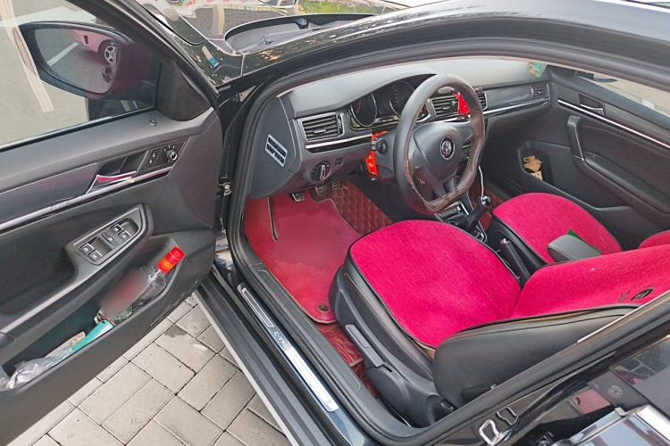 Used Volkswagen C-TREK 2017 1.6L Manual Comfort Model Driver Seat