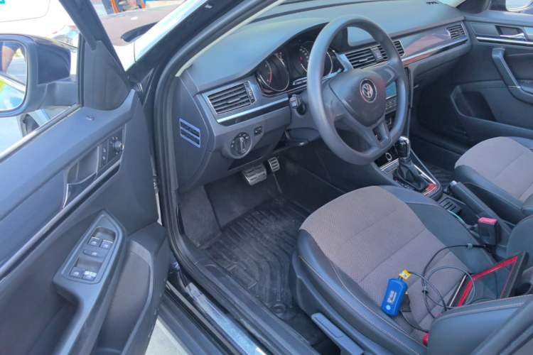Used Volkswagen C-TREK 2017 1.6L Automatic Comfort Model Driver Seat