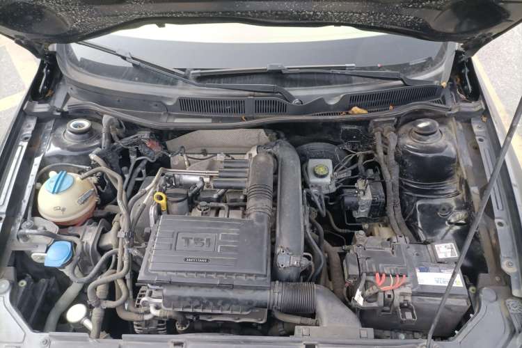 Used Volkswagen C-TREK 2017 230TSI Manual Comfort Version Engine Bay