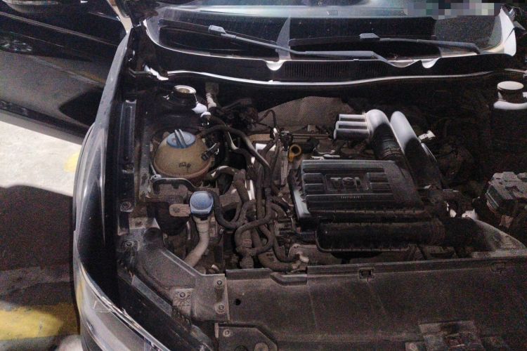 Used Volkswagen C-TREK 2017 230TSI DSG Comfort Version Engine Bay Right