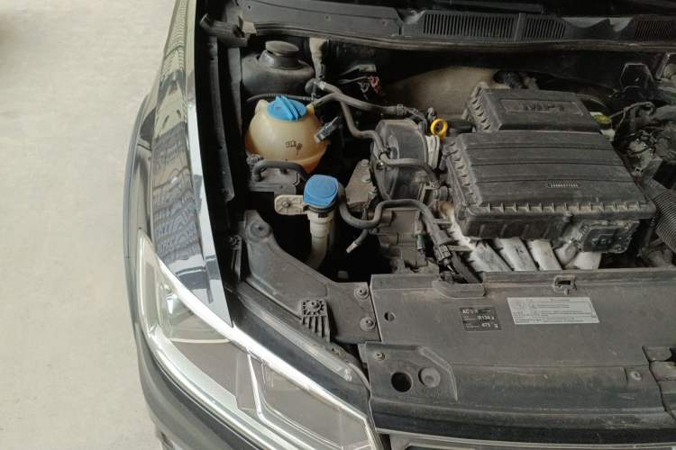 Used Volkswagen C-TREK 2017 1.6L Automatic Comfort Model Engine Bay Right