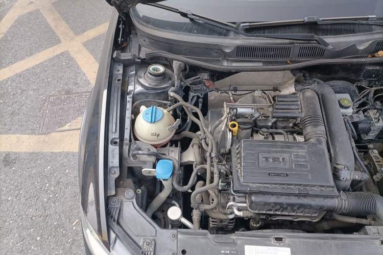 Used Volkswagen C-TREK 2017 230TSI Manual Comfort Version Engine Bay Right