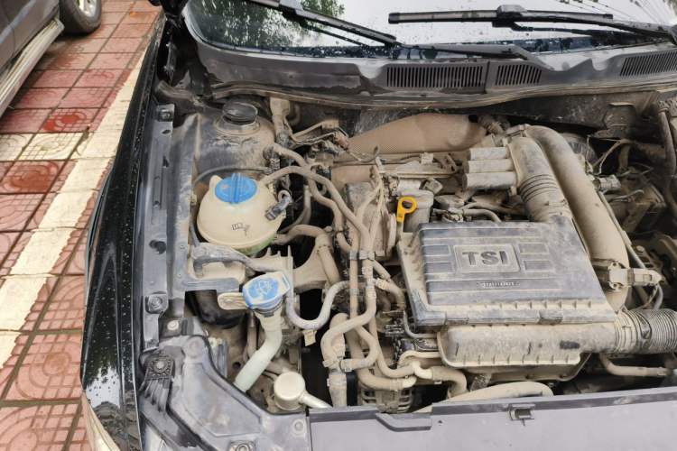 Used Volkswagen C-TREK 2017 230TSI DSG Comfort Version Engine Bay Right