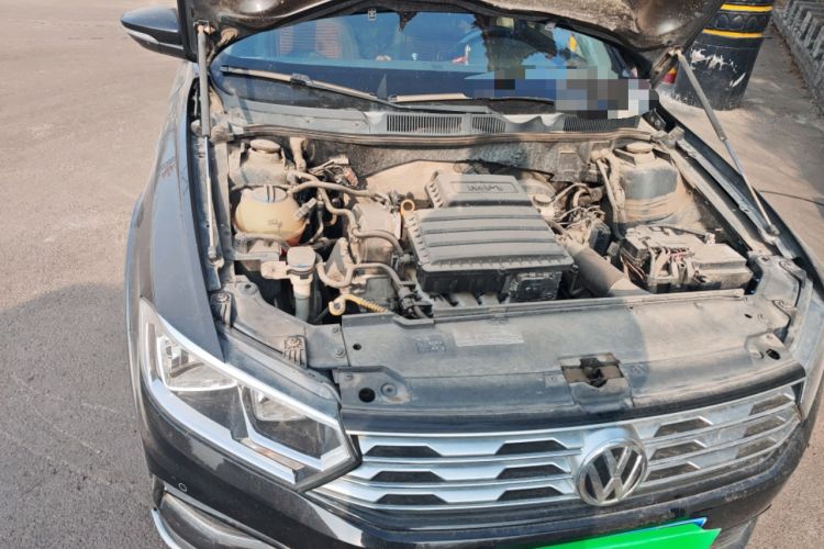 Used Volkswagen C-TREK 2017 1.6L Automatic Luxury Model Engine Bay Right
