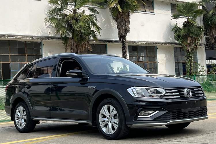 Used Volkswagen C-TREK 2017 1.6L Automatic Comfort Model Exterior 2
