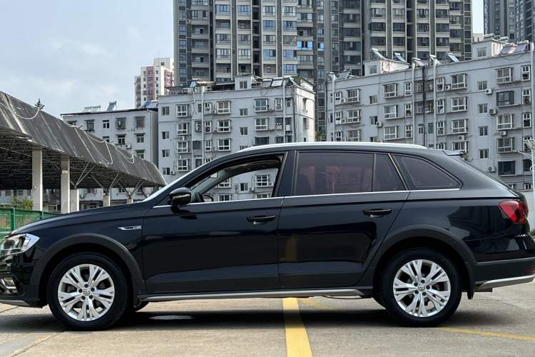 Used Volkswagen C-TREK 2017 1.6L Automatic Comfort Model Exterior 3