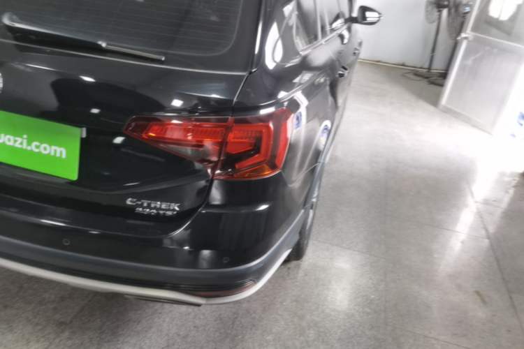Used Volkswagen C-TREK 2017 230TSI DSG Luxury Model Exterior 3