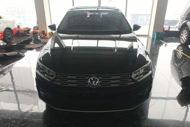 Used Volkswagen C-TREK 2017 230TSI DSG Comfort Version Front