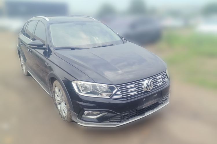 Used Volkswagen C-TREK 2017 230TSI DSG Comfort Version Front Right 45 Deg