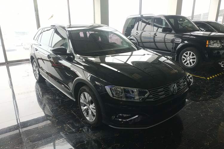 Used Volkswagen C-TREK 2017 230TSI DSG Comfort Version Front Right 45 Deg