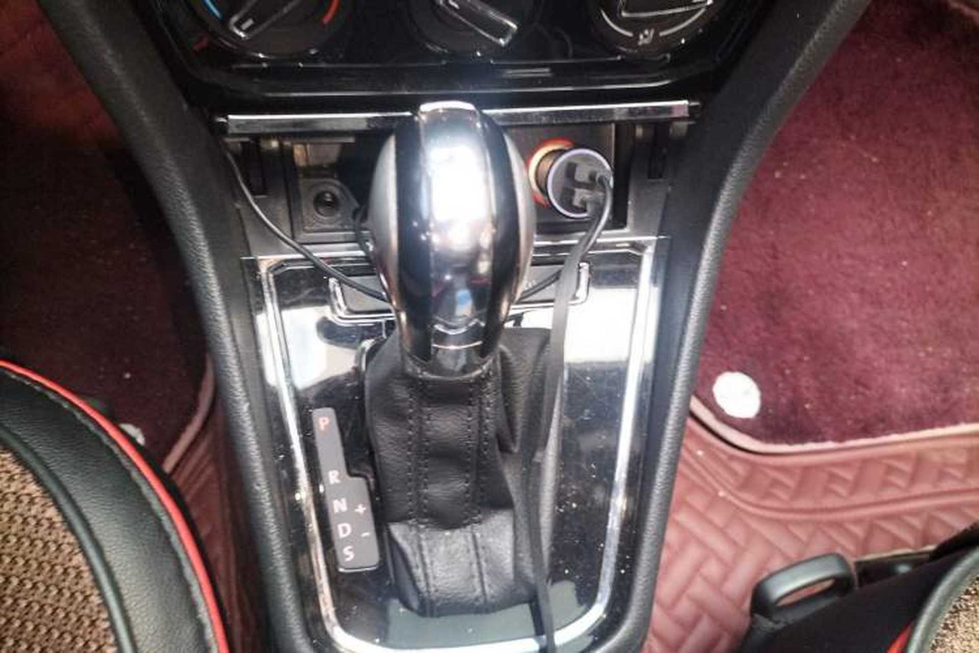 Used Volkswagen C-TREK 2017 1.6L Automatic Comfort Model Gear Lever
