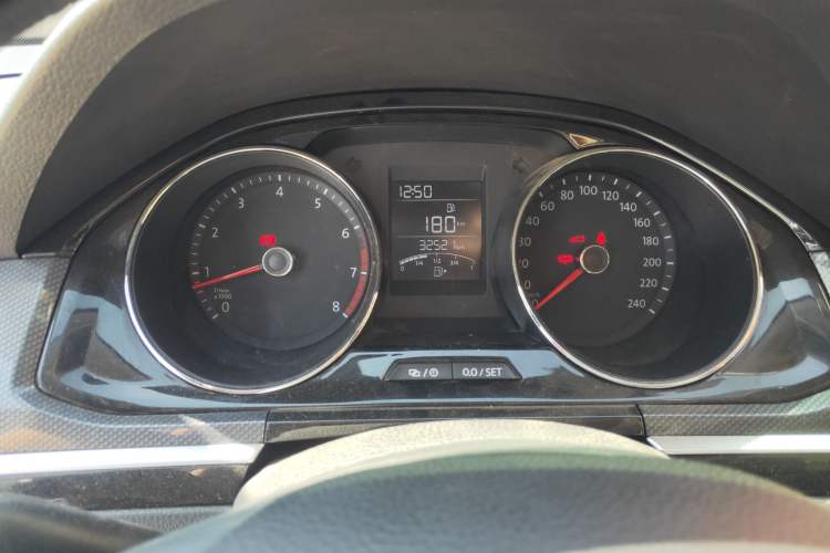 Used Volkswagen C-TREK 2017 1.6L Manual Comfort Model Instrument Cluster