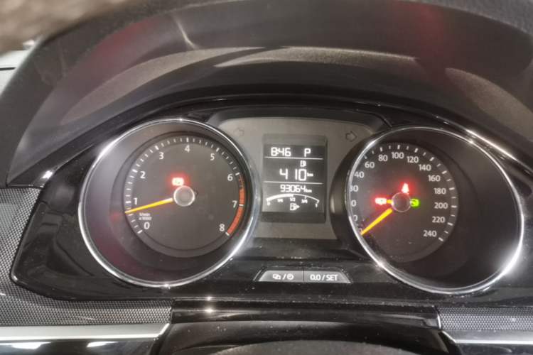 Used Volkswagen C-TREK 2017 230TSI DSG Luxury Model Instrument Cluster