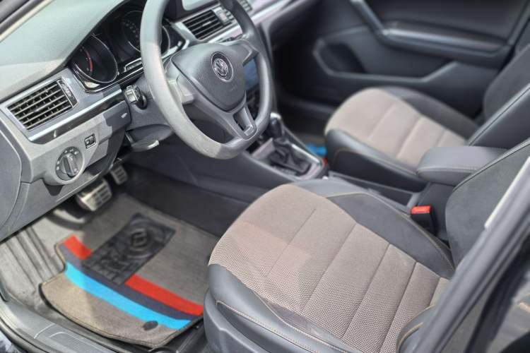 Used Volkswagen C-TREK 2017 1.6L Automatic Comfort Model Interior 2