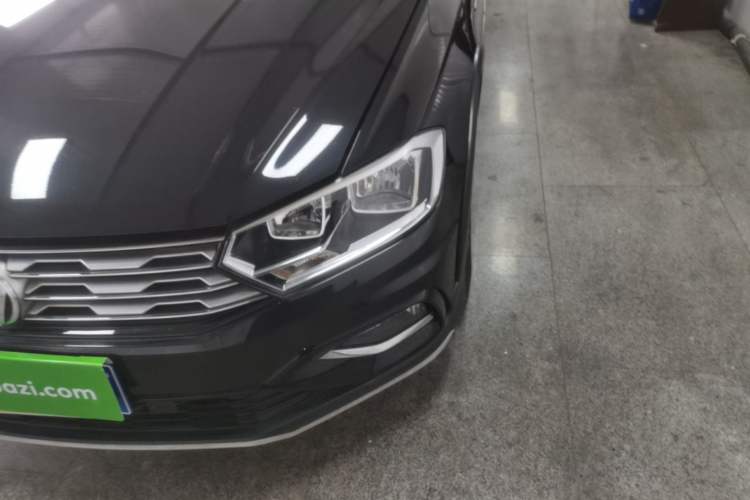 Used Volkswagen C-TREK 2017 230TSI DSG Luxury Model Left Front Headlight