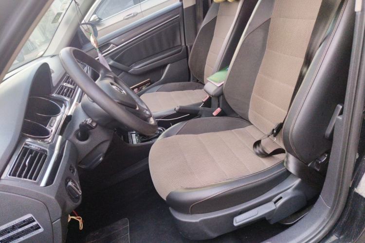 Used Volkswagen C-TREK 2017 230TSI DSG Comfort Version Left Front Seat