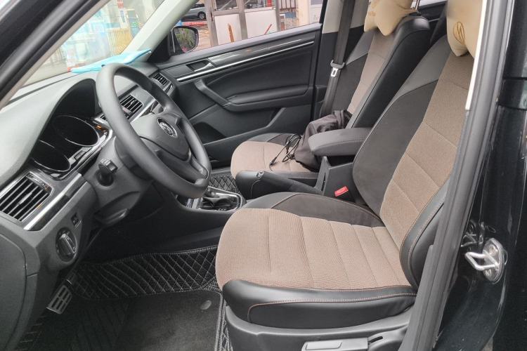 Used Volkswagen C-TREK 2017 1.6L Automatic Comfort Model Left Front Seat