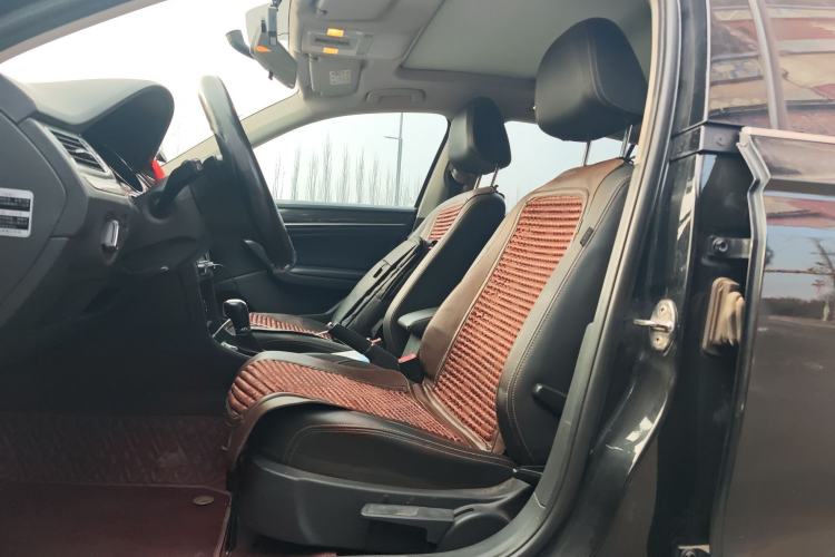 Used Volkswagen C-TREK 2017 1.6L Automatic Luxury Model Left Front Seat