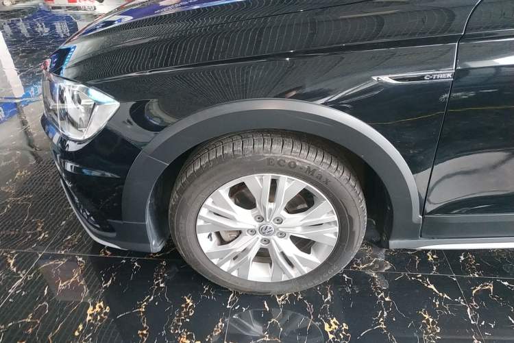 Used Volkswagen C-TREK 2017 230TSI DSG Comfort Version Left Front Wheel Hub