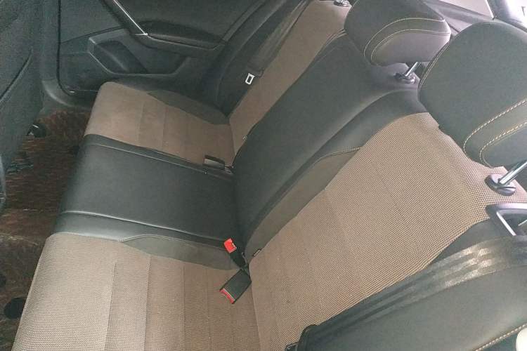 Used Volkswagen C-TREK 2017 230TSI DSG Comfort Version Left Rear Seat