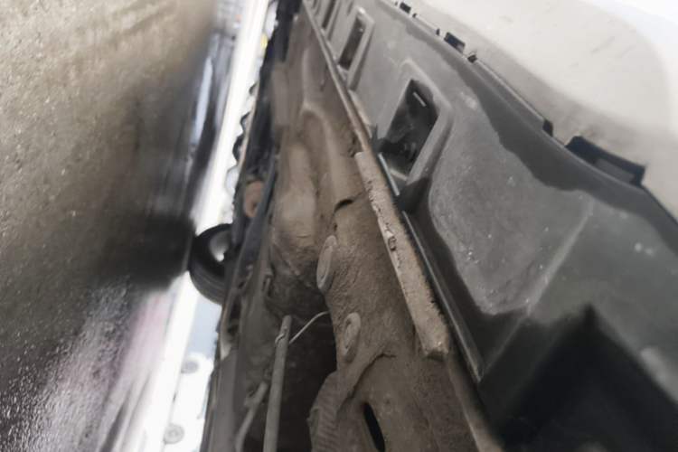 Used Volkswagen C-TREK 2017 1.6L Automatic Comfort Model Left Side Sill