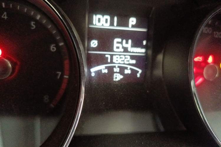 Used Volkswagen C-TREK 2017 1.6L Automatic Comfort Model Odometer Close Up