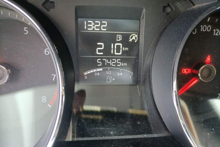 Used Volkswagen C-TREK 2017 230TSI Manual Comfort Version Odometer Close Up